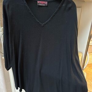 TUNIC / SWEATER Short Sleeves Pullover BLACK Uneven Hem Soft BLACK Fabric